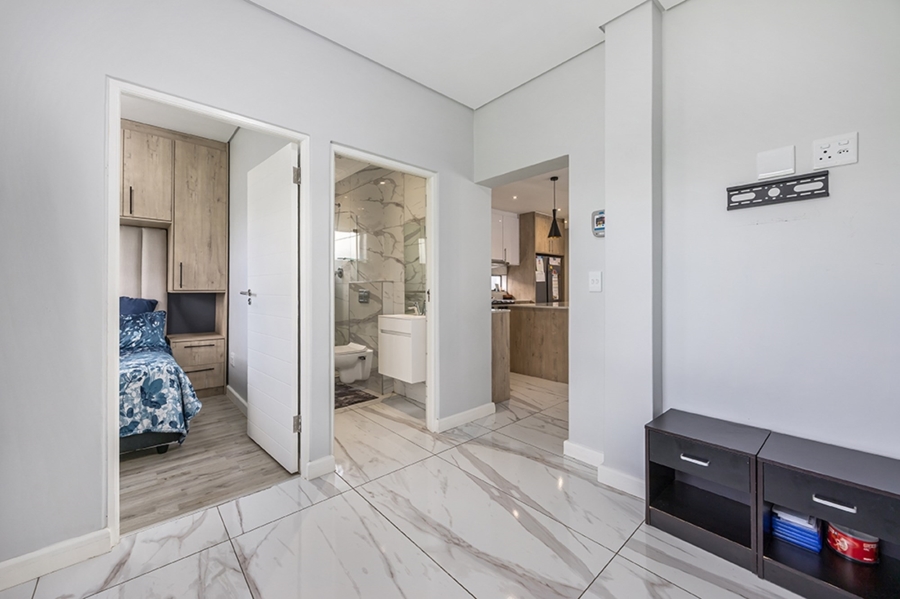 5 Bedroom Property for Sale in Sandown Western Cape